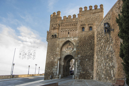 西班牙托莱多城的历史性入口门图片