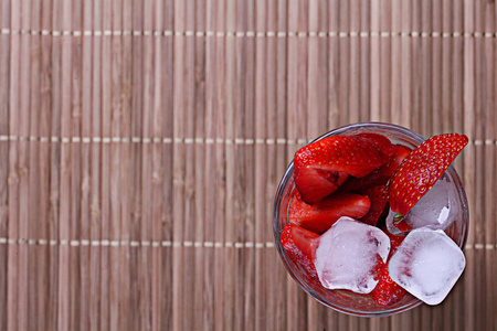 草莓加冰