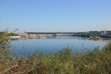 Dneproges。在乌克兰第聂伯河河的水力发电发电站。在水上发电