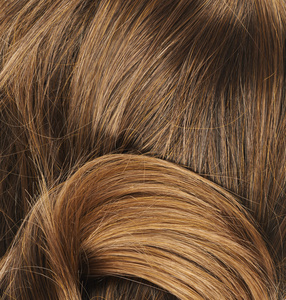 茂盛松散的棕色头发图片