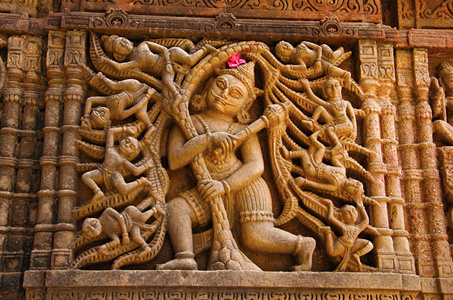 雕刻偶像的外墙, Hatkeshwar Mahadev, 第十七世纪寺, 家庭神 Nagar 婆罗门。Vadnagar, 古吉拉