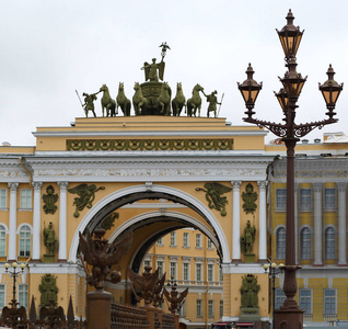 圣彼得堡皇宫广场一般工作人员拱门。俄罗斯2018年10月