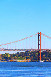 里斯本, 葡萄牙河塔塔和桥梁
