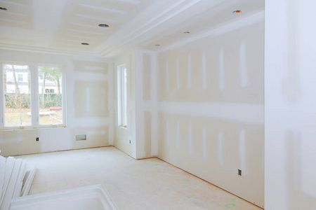 空白色房间与木横梁和墙壁大