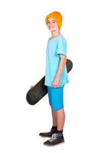 男孩用滑板