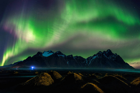 冰岛 stokksnes vestrahorn 山脉北光,北极极光照片