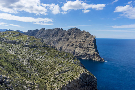 Formentor 在西班牙的伊维萨岛上的地中海, 假日和夏天场面