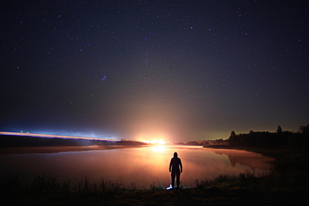 繁星点点的夜空图片