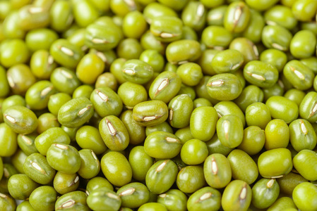 成熟绿豆的食物背景照片