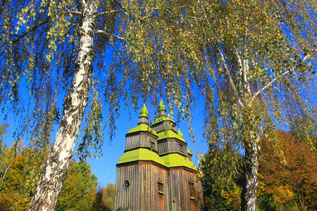 乌克兰的木制教堂里
