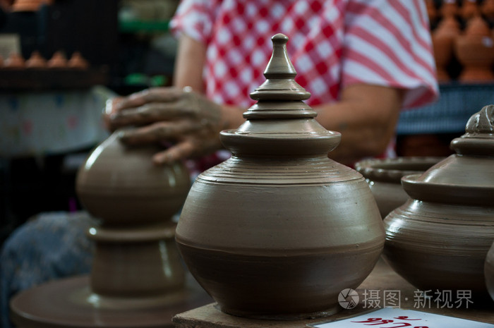 在泰国的陶器工艺品