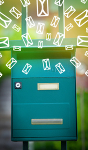 带字母的图标上发光的绿色背景的邮箱