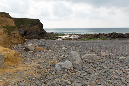 Gunwalloe 康沃尔郡英格兰英国蜥蜴半岛南部赫尔斯顿和风景如画与直棂阴阴天