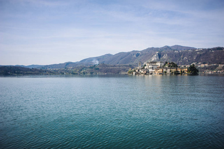 Giulio 湖奥尔塔, 皮埃蒙特, 意大利的看法