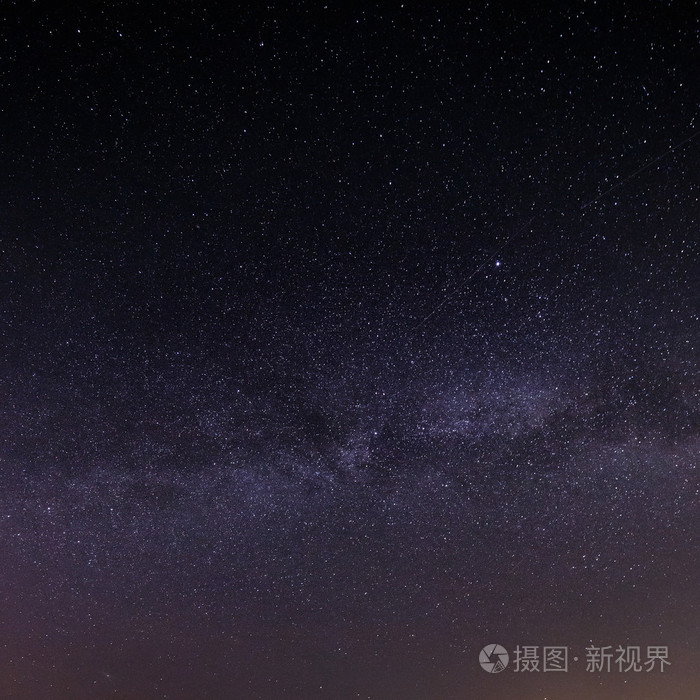 夜晚星空为背景的照片 正版商用图片0eku 摄图新视界 夜晚星空为背景的照片 正版商用图片0eku 摄图新视界