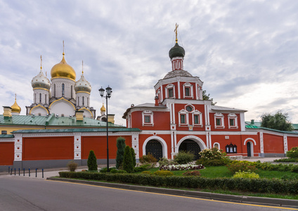 Zachatievskiy 修道院。主入口