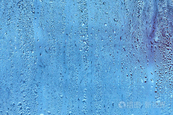 窗玻璃具有冷凝高湿度大水滴向动冷色调自然水滴背景