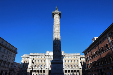 在罗马广场法国罗马胜利纪念柱
