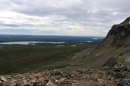 普雷斯特霍尔特山在挪威著名的远足路线