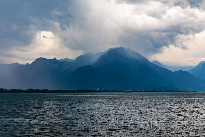 照片 坏多云阴天戏剧性的天气-风暴, 风雨在日内瓦湖, 阿尔卑斯高山