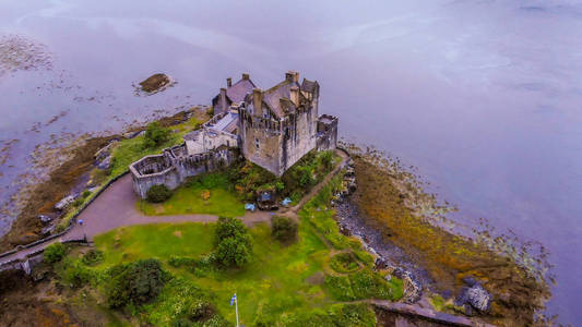 惊人的苏格兰Eilean 多南城堡在湖 Duich