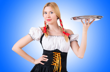 德国女孩在传统节日服装照片