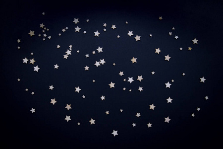 划过夜空的流星作文_如星子划过夜空作文_夜空划过流星是什么歌