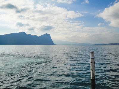 令人惊叹的景色楚格湖从海港在 Rigi 山瑞士