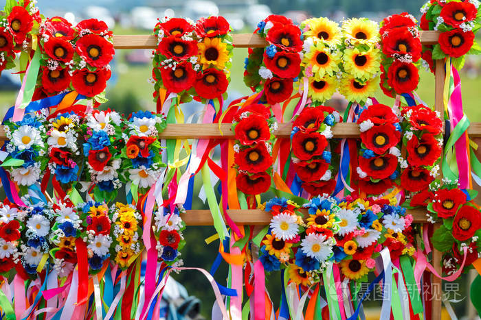 花圈与花乌克兰花圈与丝带