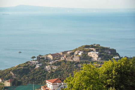 马萨鲁布朗斯和索伦托半岛和海湾的景观, 与卡普里岛那不勒斯, 意大利