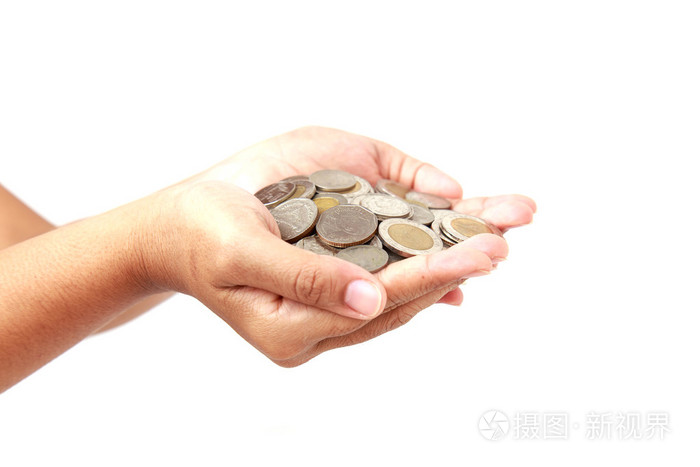 女人手拿着硬币隔离在白色背景上
