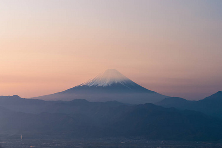 富士山顶部, 春季日出天空