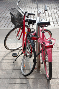 两辆自行车