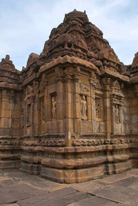 柱撑 koshthas 在南部犬 mandapa 描绘湿婆, Mallikarjuna 寺庙, Pattadakal 寺庙复合体