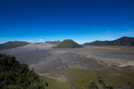 山溴印尼超级乌尔卡诺火山口