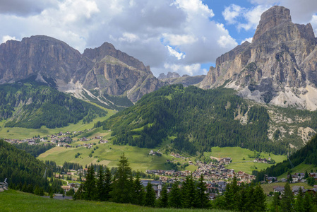 Corvara 的村庄在巴迪亚在白云岩, 意大利