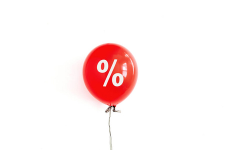 黑色星期五销售折扣概念。白色背景的红色气球
