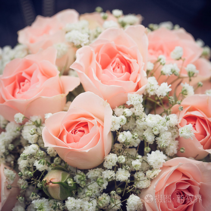 粉红色玫瑰婚礼花束