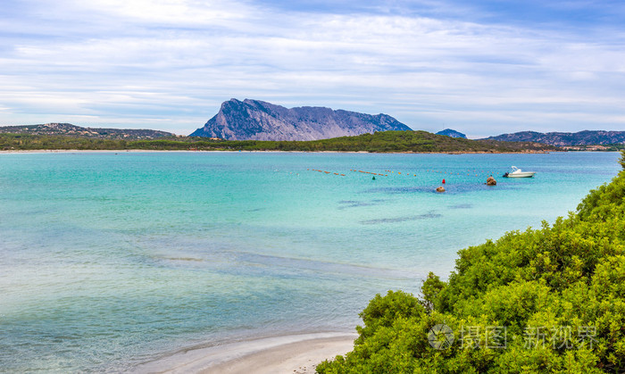 在翡翠海岸的海滩附近的圣特奥多罗在撒丁岛