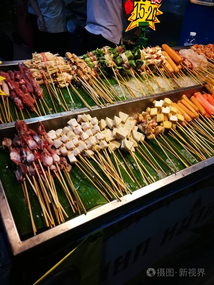 与四川辣椒烧烤的菜肴和蔬菜是西双版纳著名的调味品, 泰国北有名的