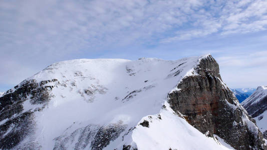 冬季山景观与瑞士东南部的阿尔卑斯山的看法
