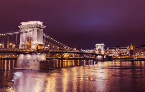 在匈牙利首都布达佩斯城市景观建筑学背景链桥