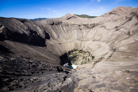 山溴印尼超级乌尔卡诺火山口