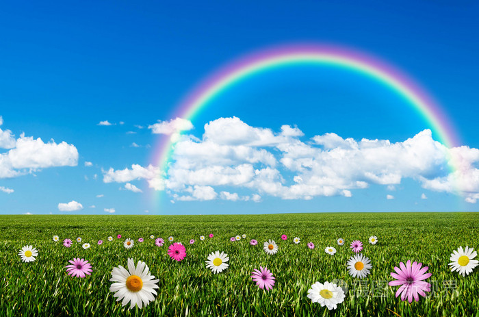 阳光明媚的日子与彩虹背景
