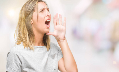 到了楼梯下图片