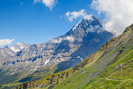 在少女峰地区山