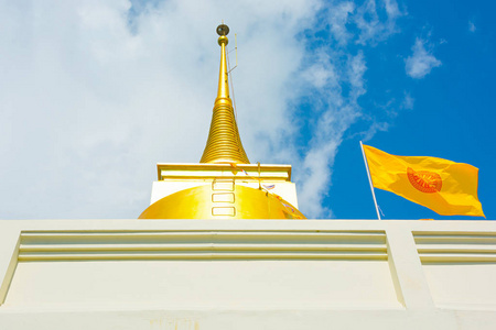 金塔, 泰国佛寺, 蓝天云背景