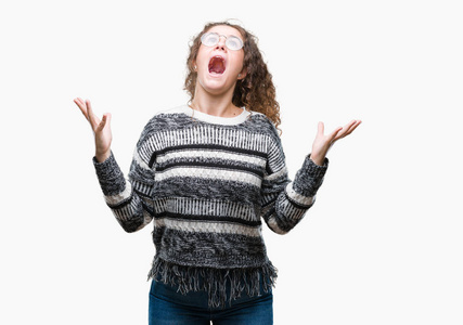 年轻的女孩大喊图片