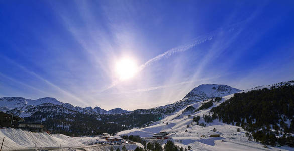 格劳罗伊格滑雪胜地安得拉在Grandvalira地区的Pyreenees