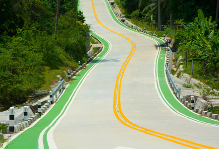 绿色自行车道公路, 森林景观向山